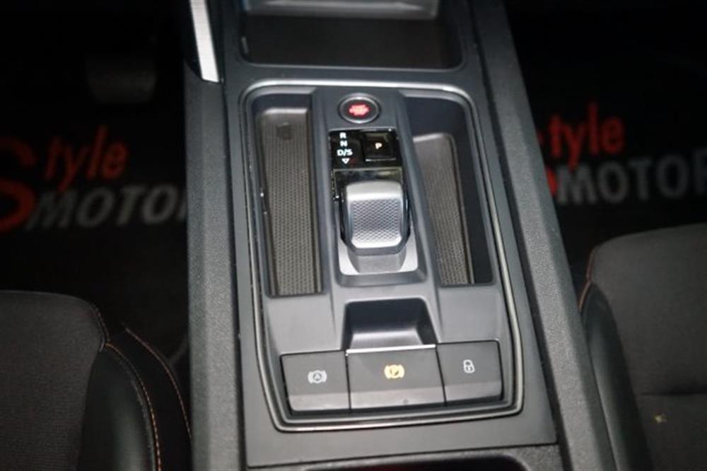 Leon Leon 1.5 Hybrid 150 CV DS
