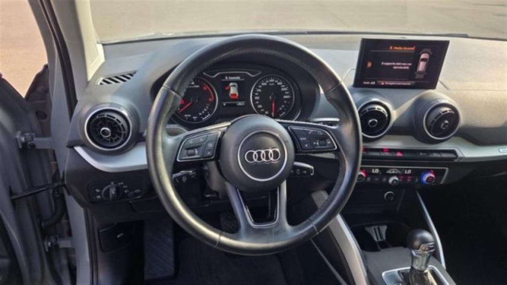 Q2 Q2 30 TDI S tronic Admi