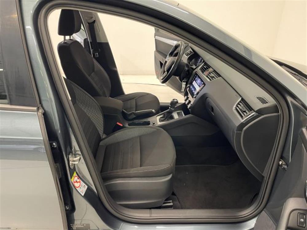 Octavia Octavia 1.6 TDI DSG Wagon Ex