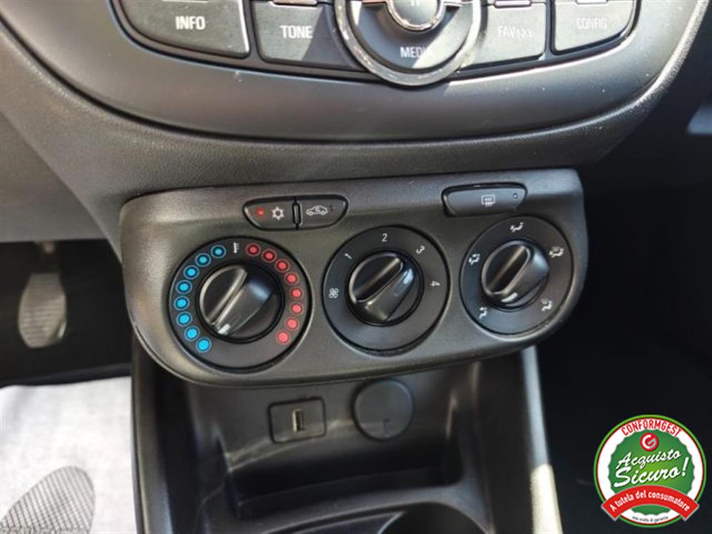 Corsa Corsa 1.2 5 porte Advance