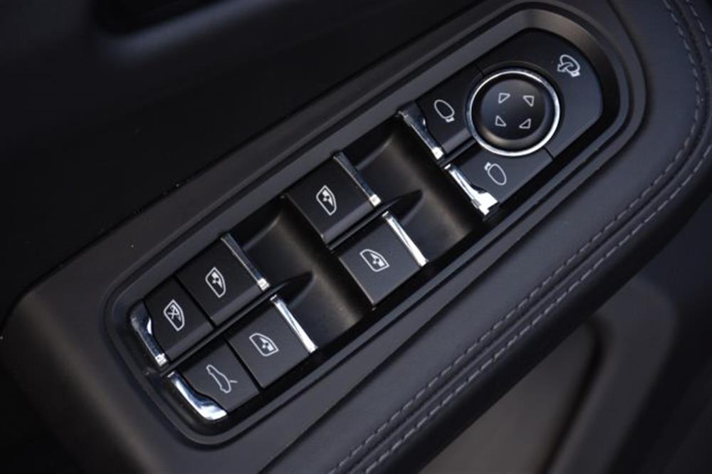 Macan Macan 2.0 T *PDLS*CARPLAY*