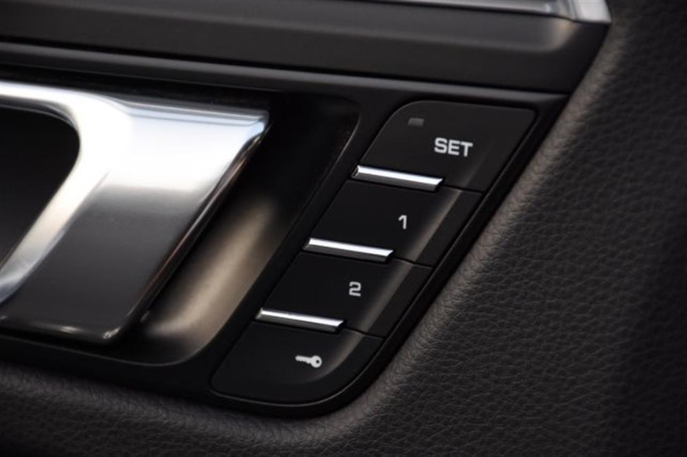 Macan Macan 2.0 T *PDLS*CARPLAY*