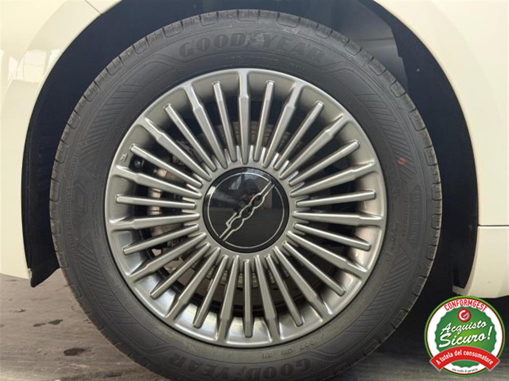 500 500 Berlina Hybrid Torin