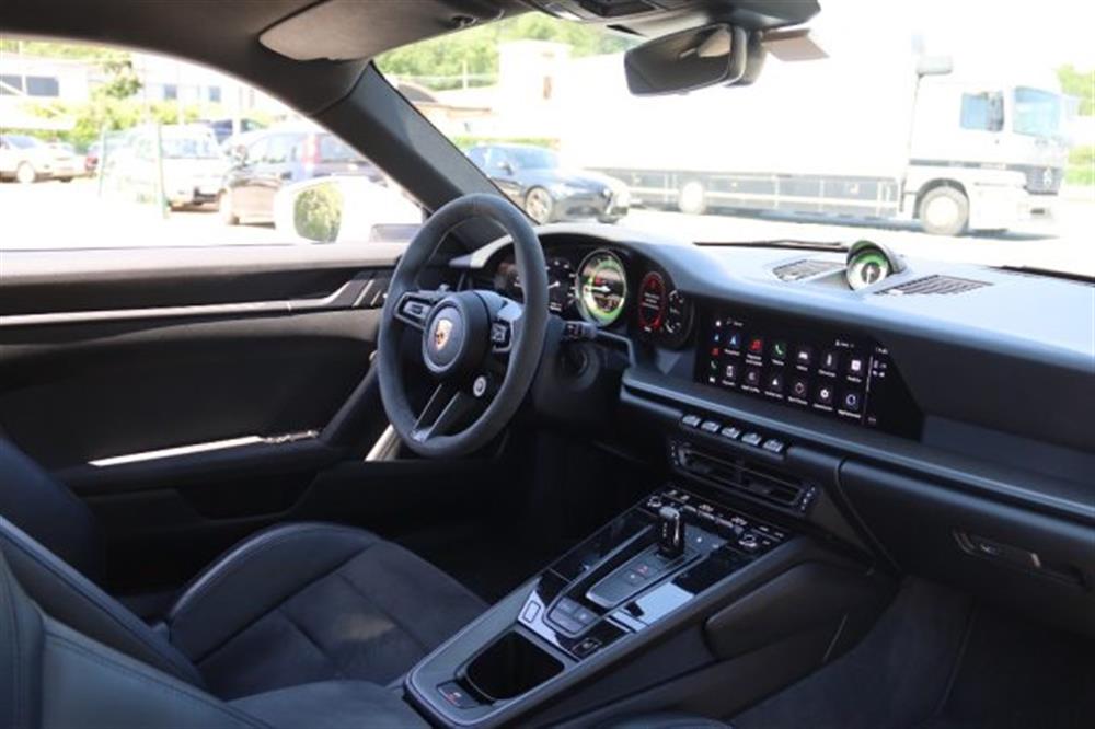 911 911 992 Carrera 4 GTS