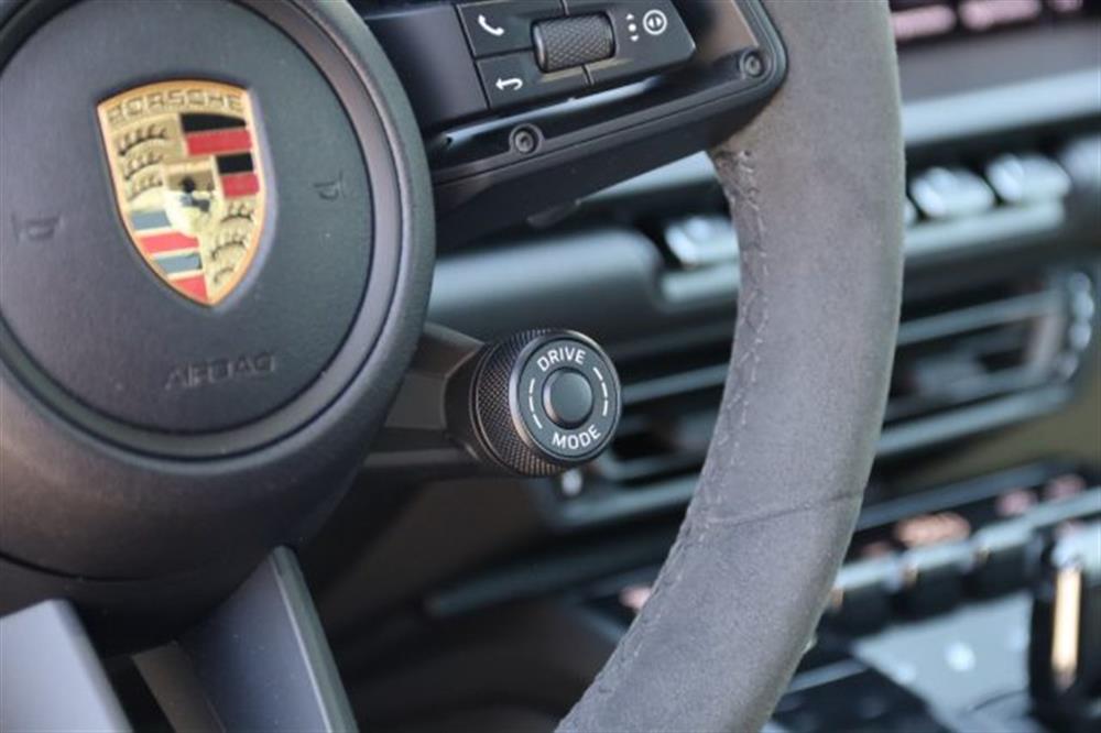 911 911 992 Carrera 4 GTS