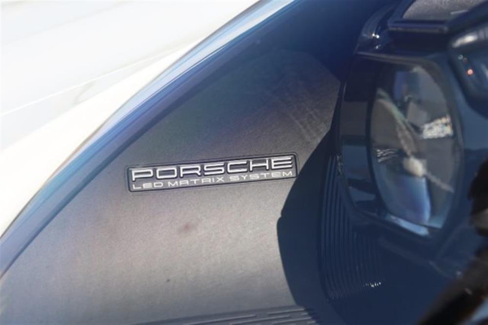 911 911 992 Carrera 4 GTS