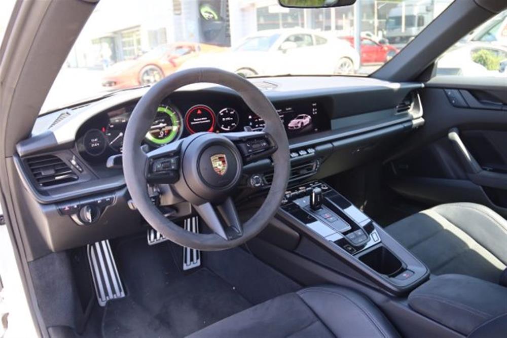 911 911 992 Carrera 4 GTS