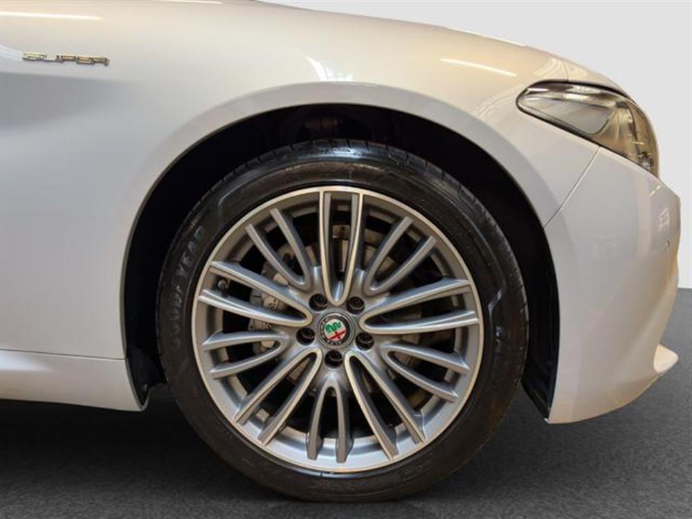 Giulia Giulia 2.0 TURBO 200CV AT8