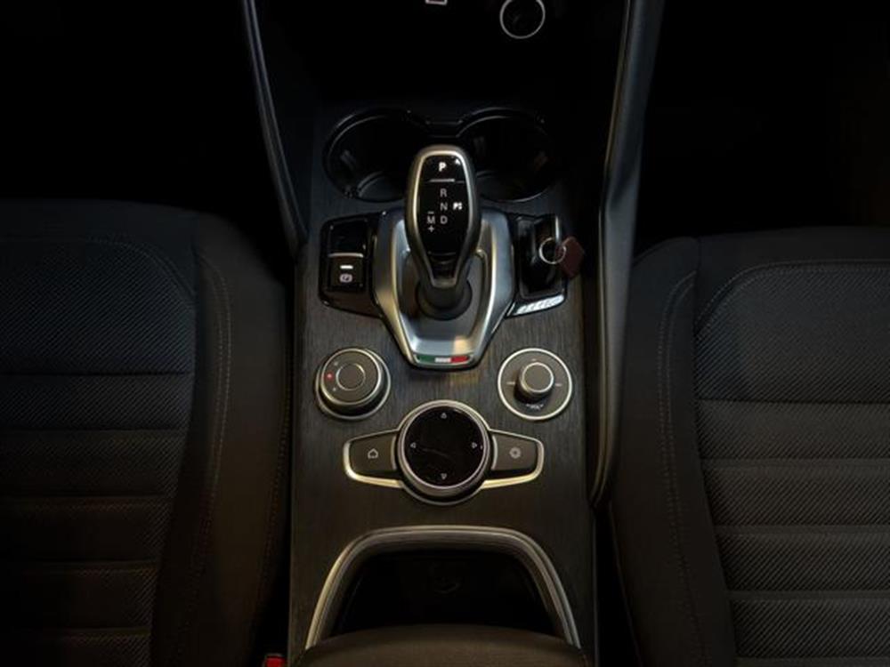 Giulia Giulia 2.0 TURBO 200CV AT8