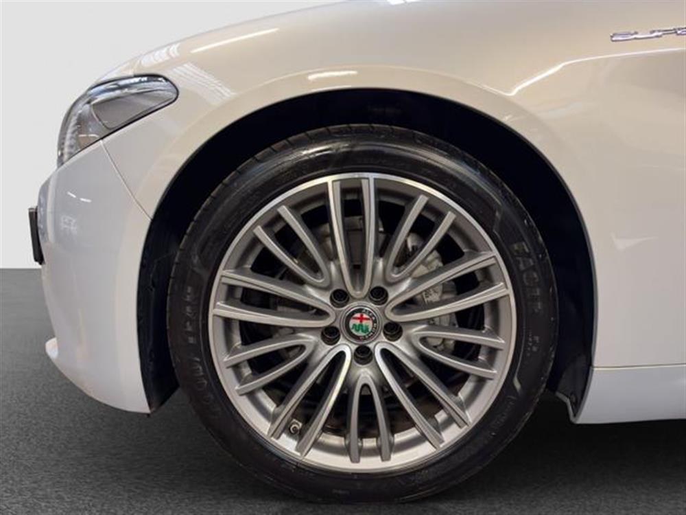 Giulia Giulia 2.0 TURBO 200CV AT8