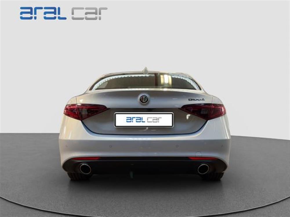 Giulia Giulia 2.0 TURBO 200CV AT8