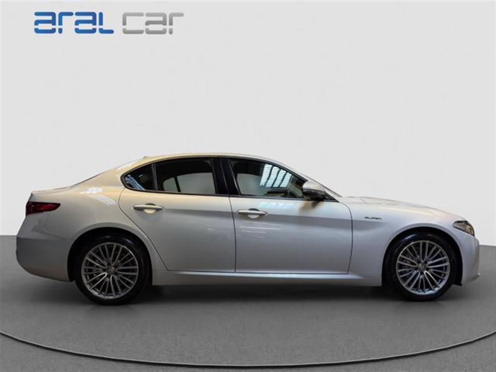 Giulia Giulia 2.0 TURBO 200CV AT8