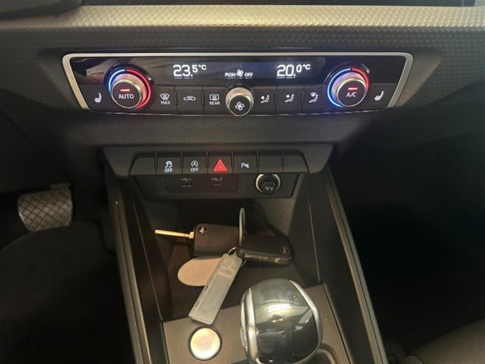 A1 A1 1.000 BENZINA 115 CV