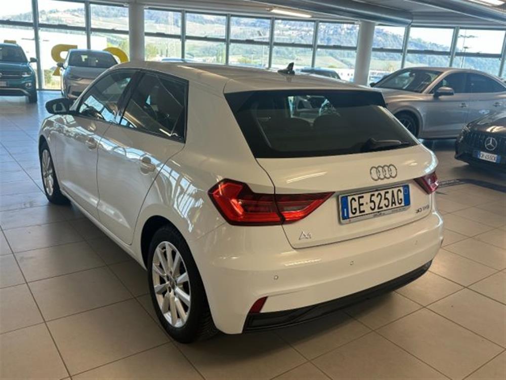 A1 A1 1.000 BENZINA 115 CV