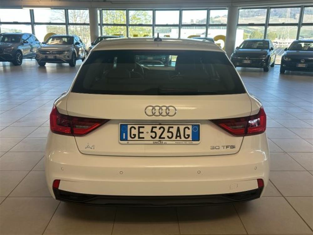 A1 A1 1.000 BENZINA 115 CV