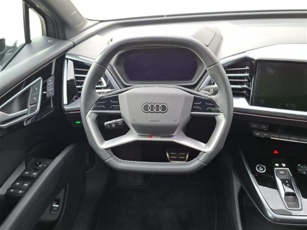 Q4 e-tron Q4 e-tron Q4 45 e-tron quattro