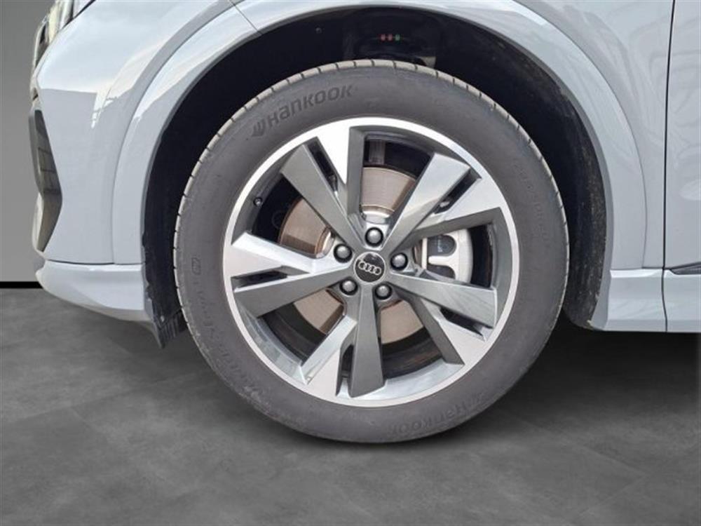 Q4 e-tron Q4 e-tron Q4 45 e-tron quattro