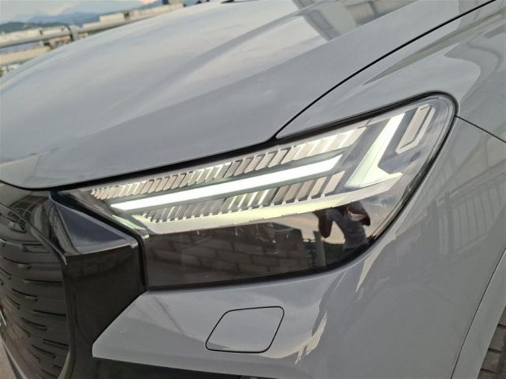 Q4 e-tron Q4 e-tron Q4 45 e-tron quattro