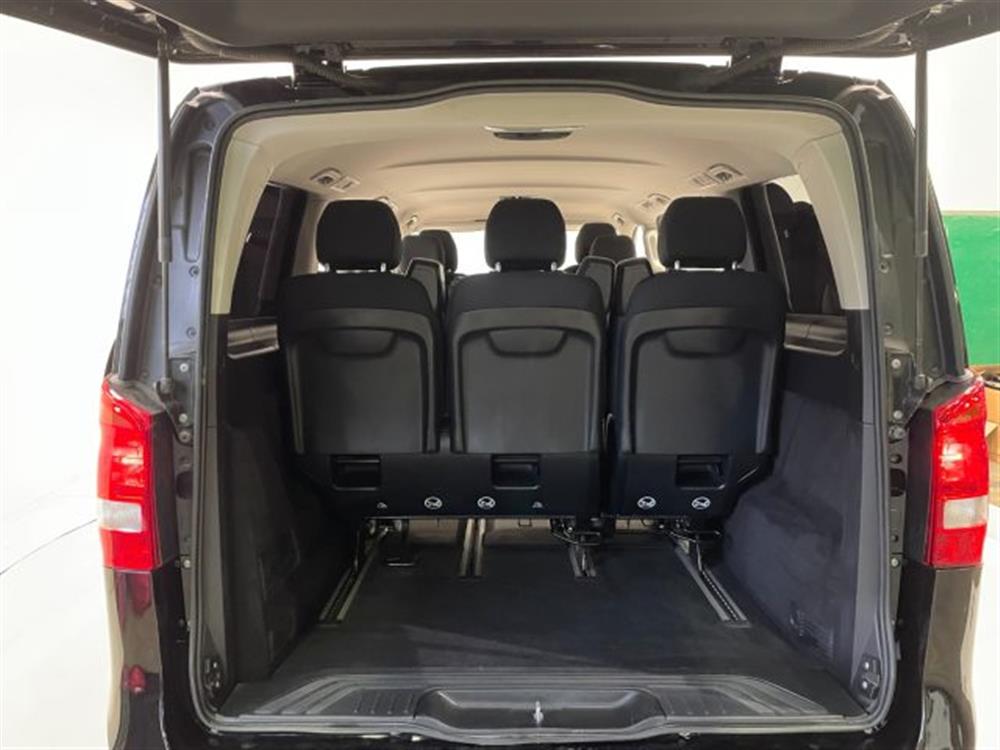 V 220 V 220 d 220D Executive Lo
