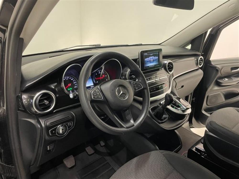 V 220 V 220 d 220D Executive Lo