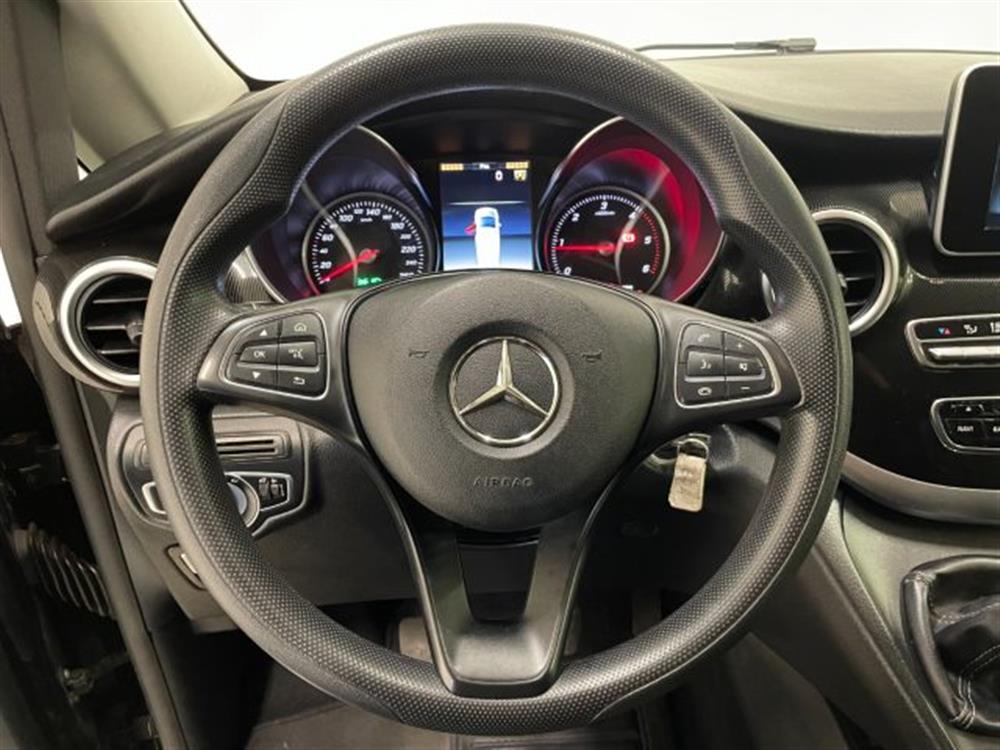 V 220 V 220 d 220D Executive Lo