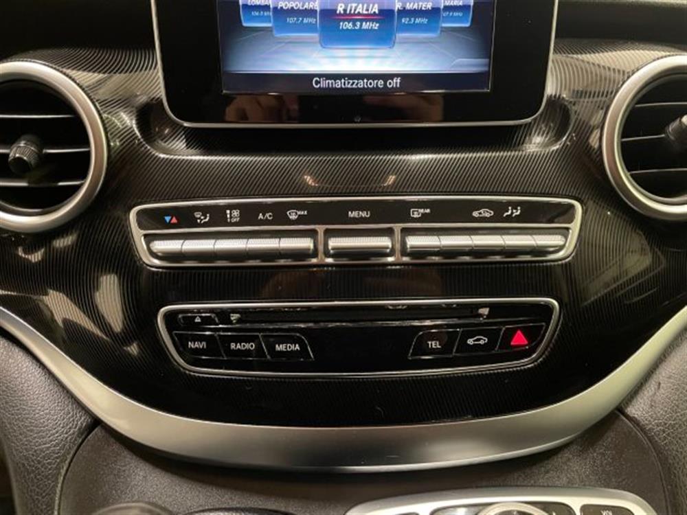 V 220 V 220 d 220D Executive Lo