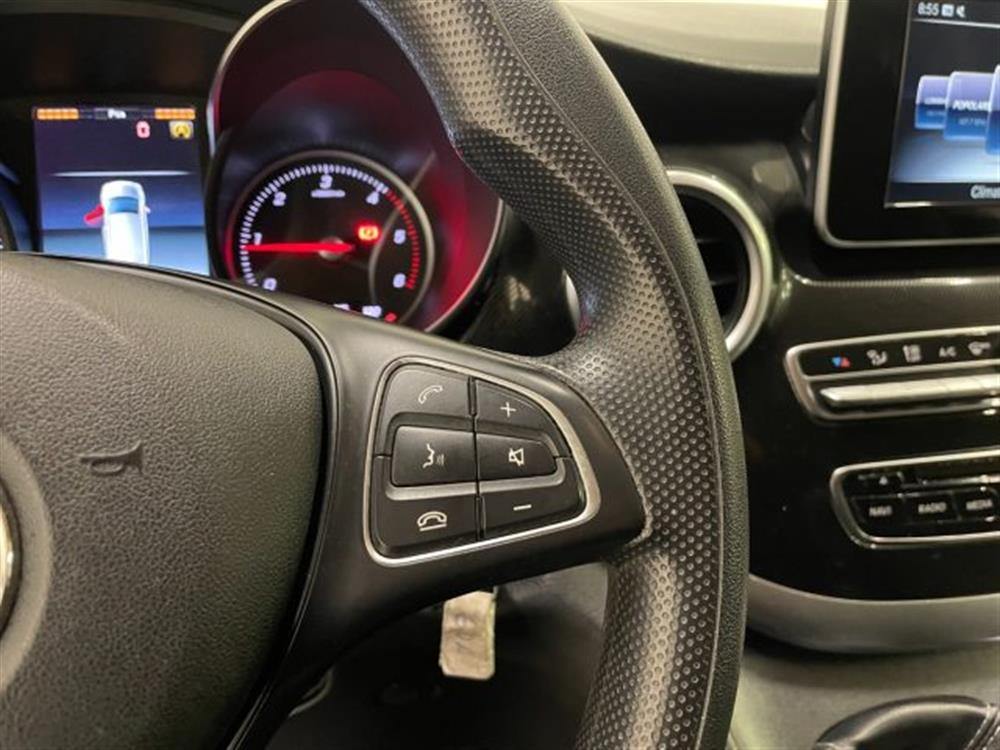 V 220 V 220 d 220D Executive Lo