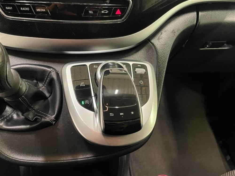 V 220 V 220 d 220D Executive Lo
