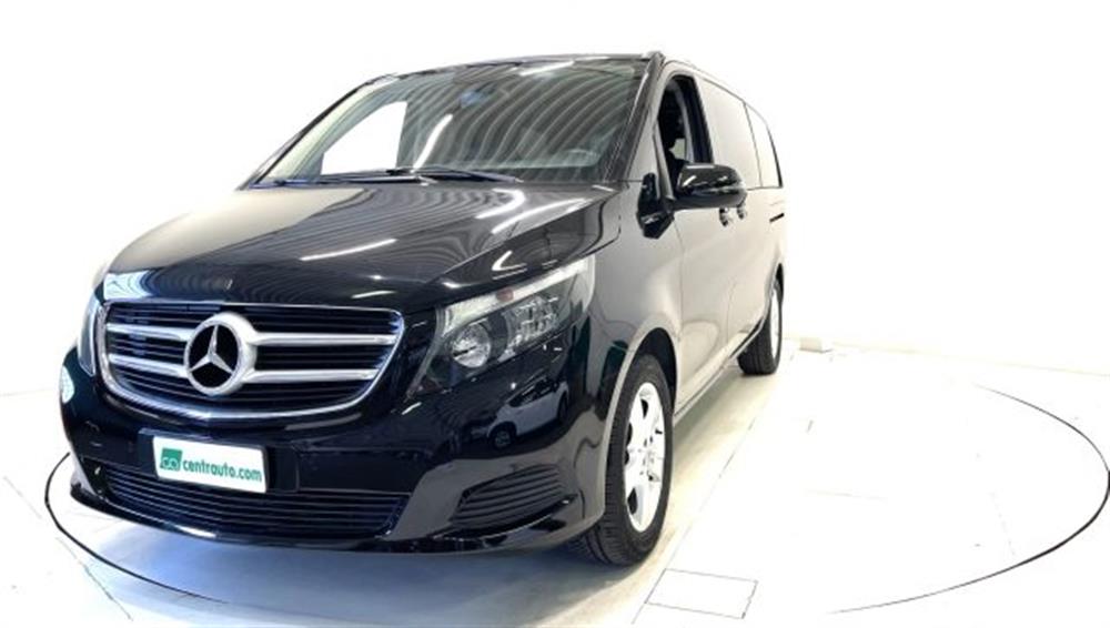 V 220 V 220 d 220D Executive Lo