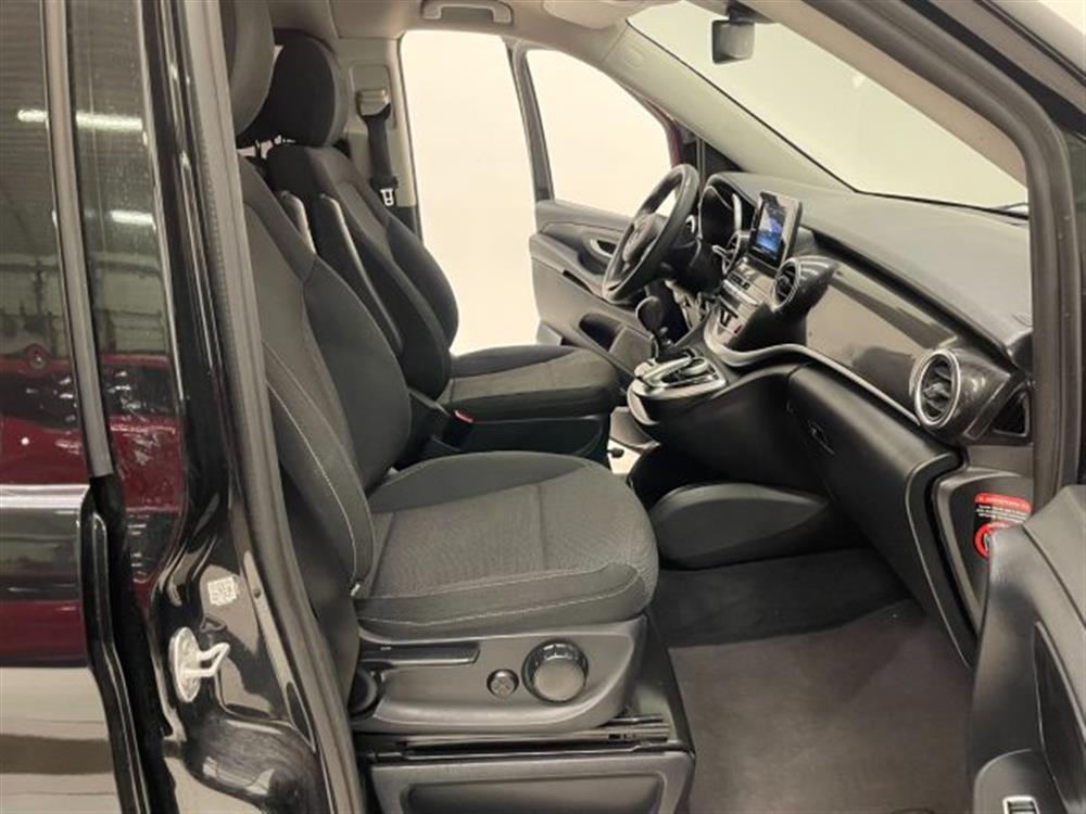 V 220 V 220 d 220D Executive Lo