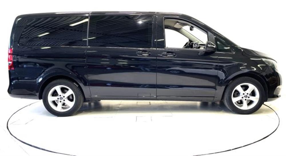 V 220 V 220 d 220D Executive Lo