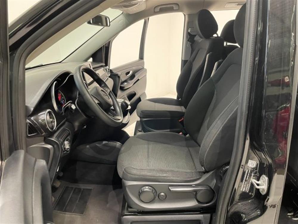 V 220 V 220 d 220D Executive Lo