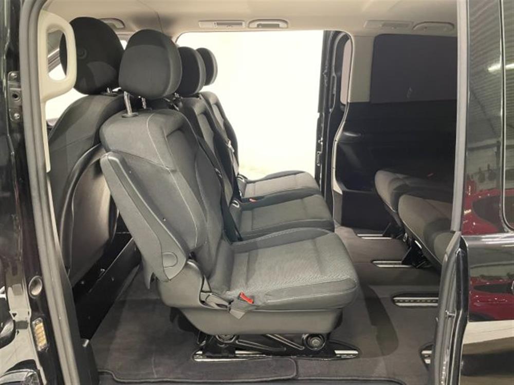 V 220 V 220 d 220D Executive Lo