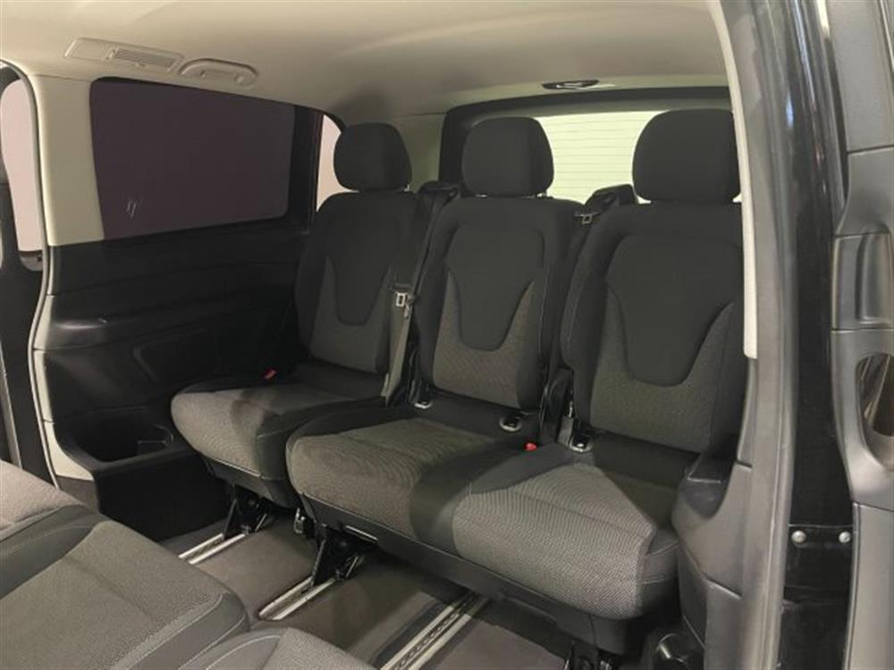 V 220 V 220 d 220D Executive Lo