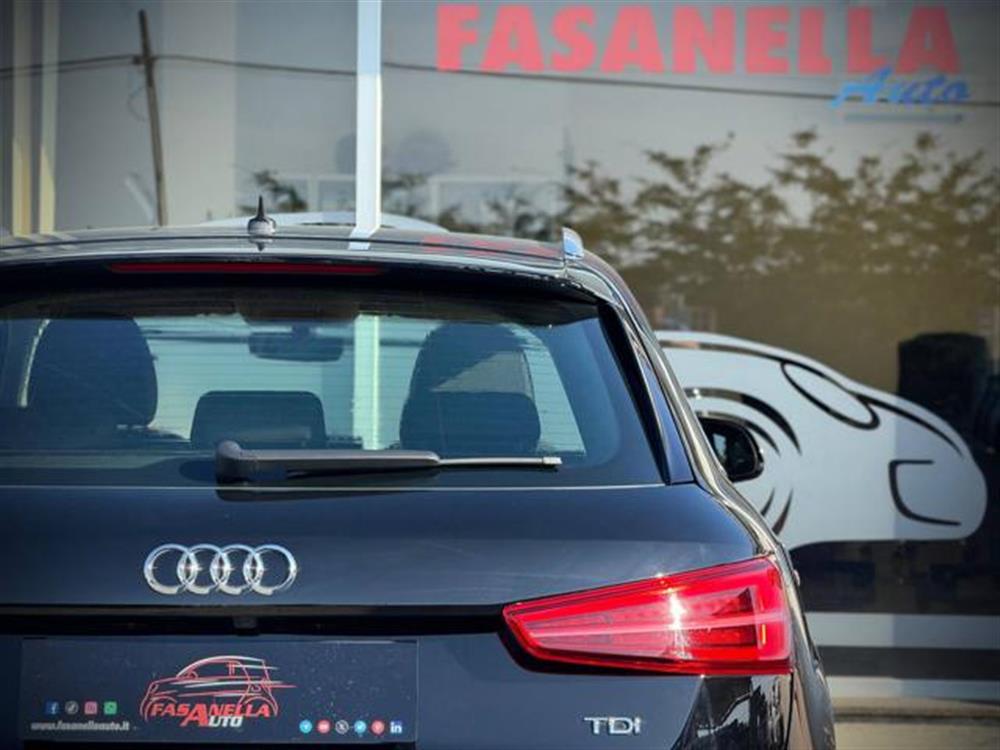 Q3 Q3 2.0 TDI 150 CV S tro