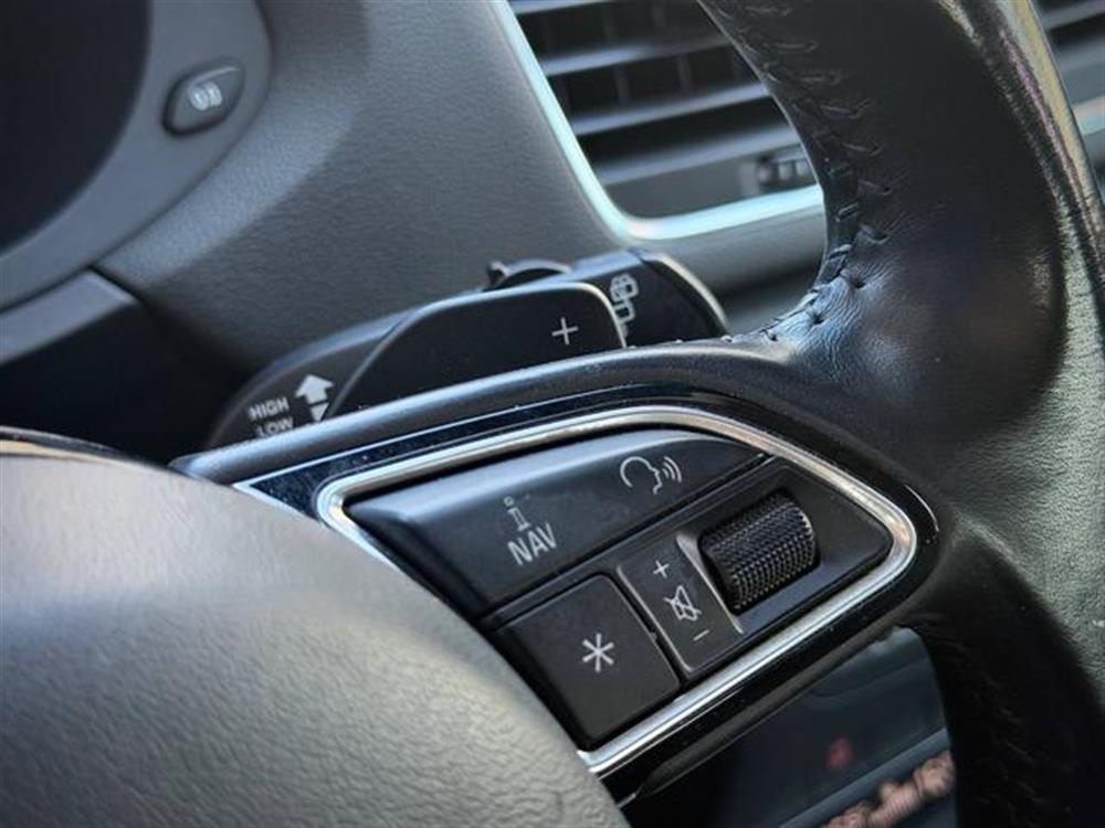 Q3 Q3 2.0 TDI 150 CV S tro