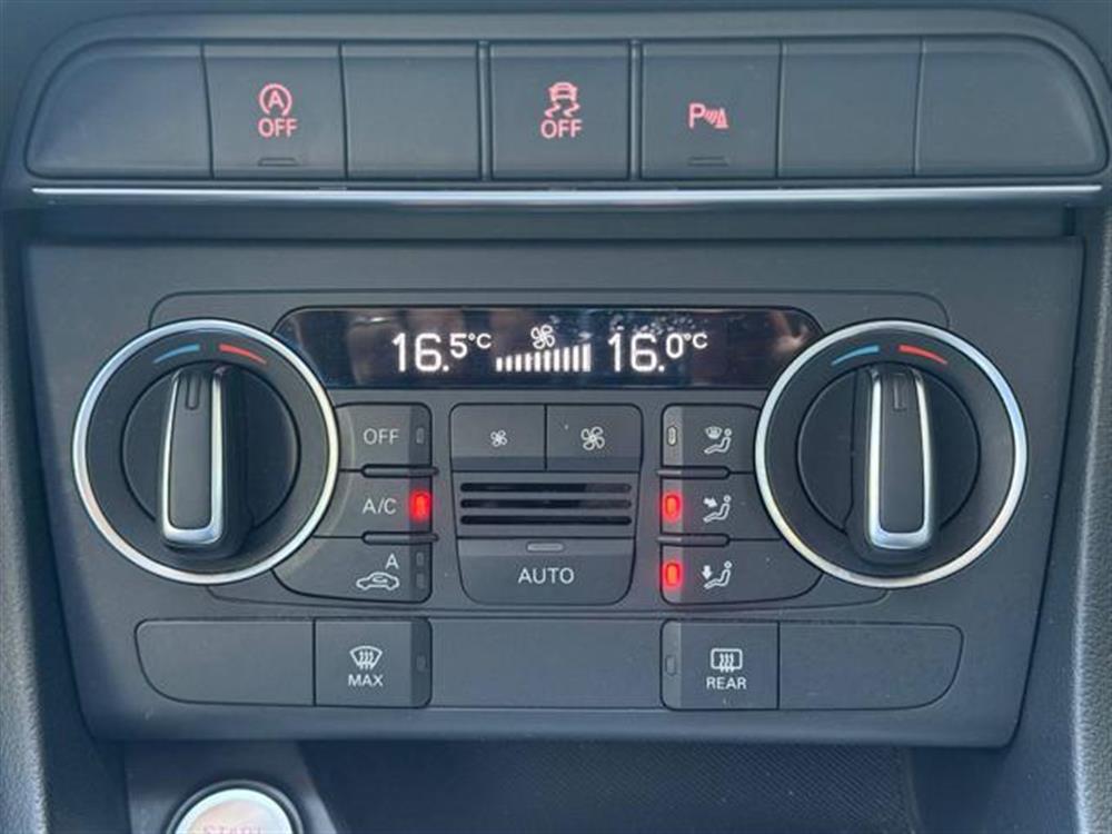 Q3 Q3 2.0 TDI 150 CV S tro