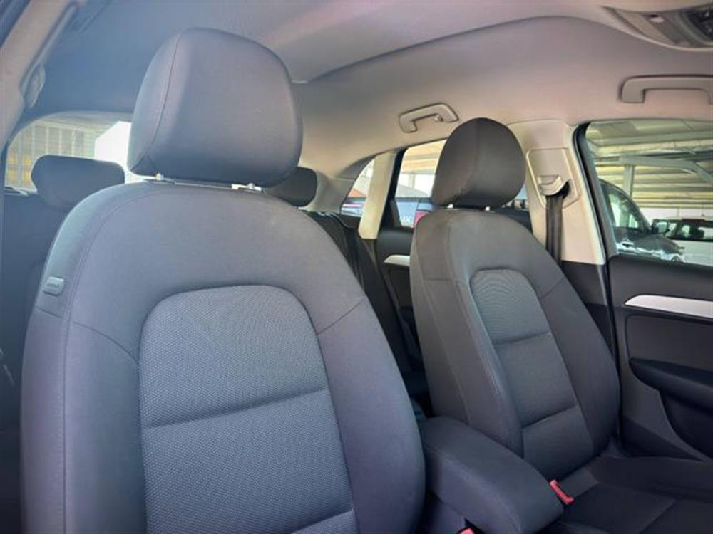 Q3 Q3 2.0 TDI 150 CV S tro