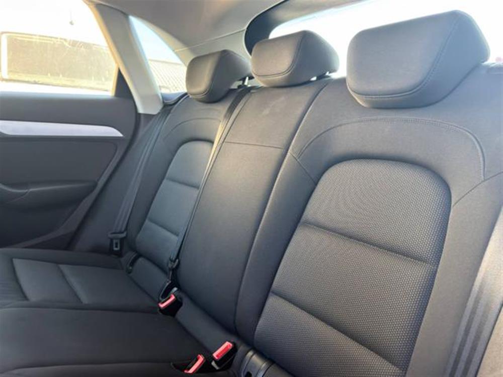 Q3 Q3 2.0 TDI 150 CV S tro