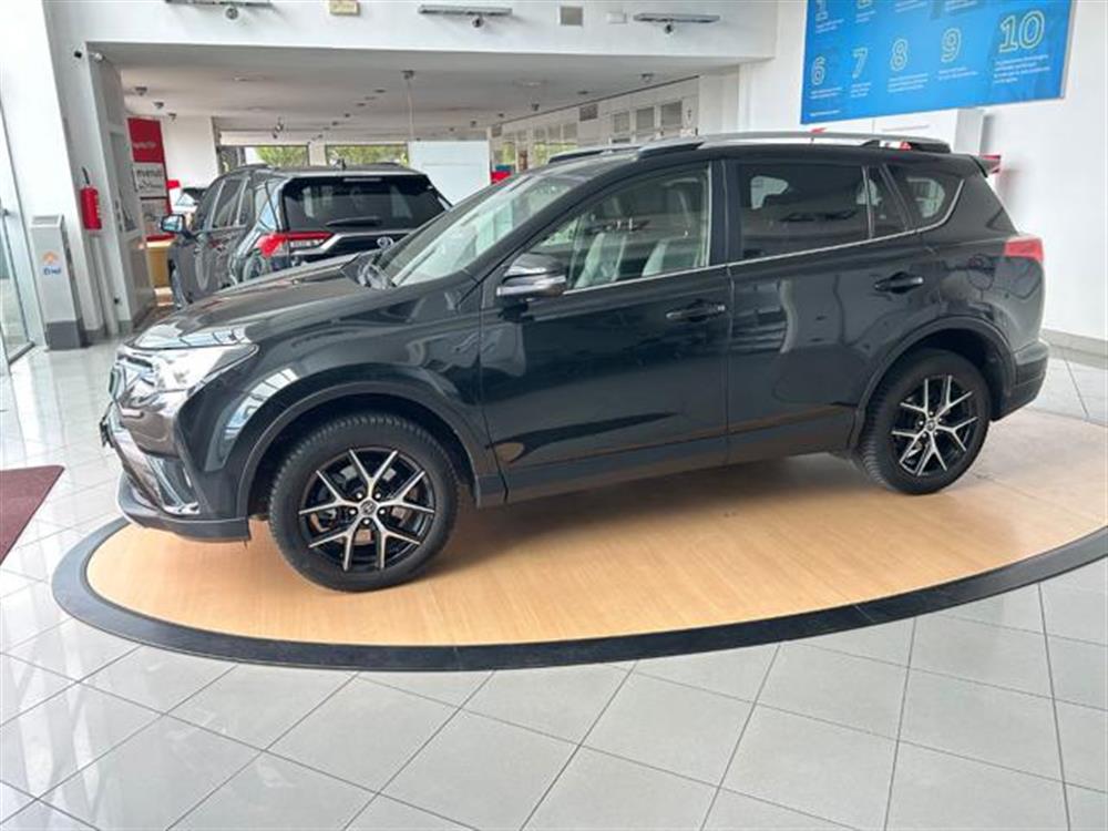 RAV 4 MY23 RAV 4 MY23 RAV4 2.0 D-4D 2WD St