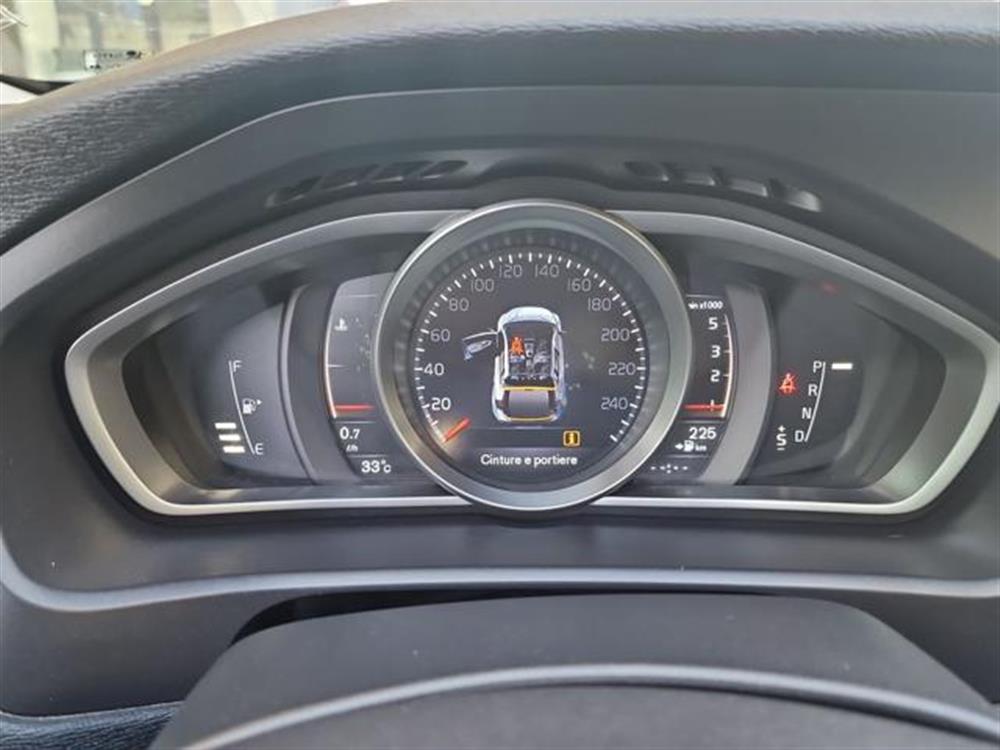 V40 Cross Country V40 Cross Country D2 Kinetic