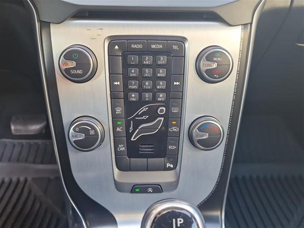 V40 Cross Country V40 Cross Country D2 Kinetic