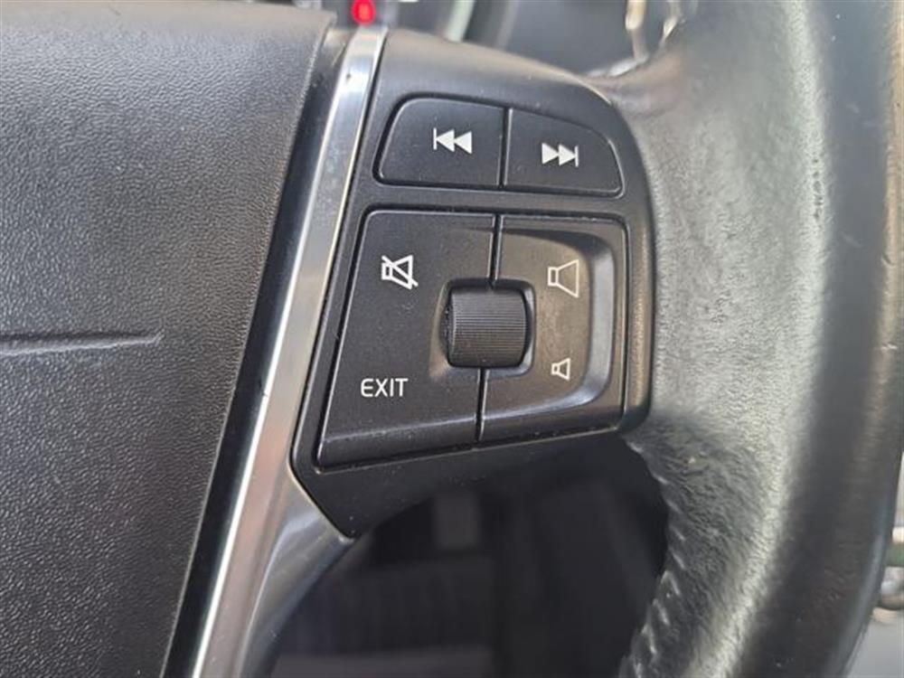 V40 Cross Country V40 Cross Country D2 Kinetic