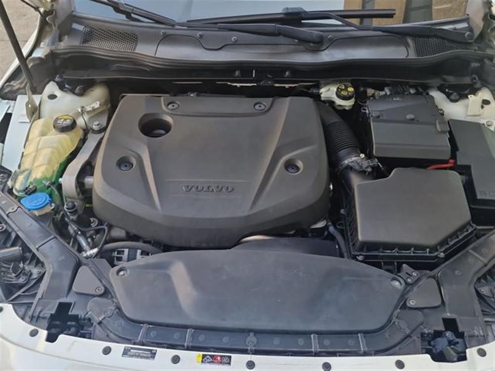 V40 Cross Country V40 Cross Country D2 Kinetic