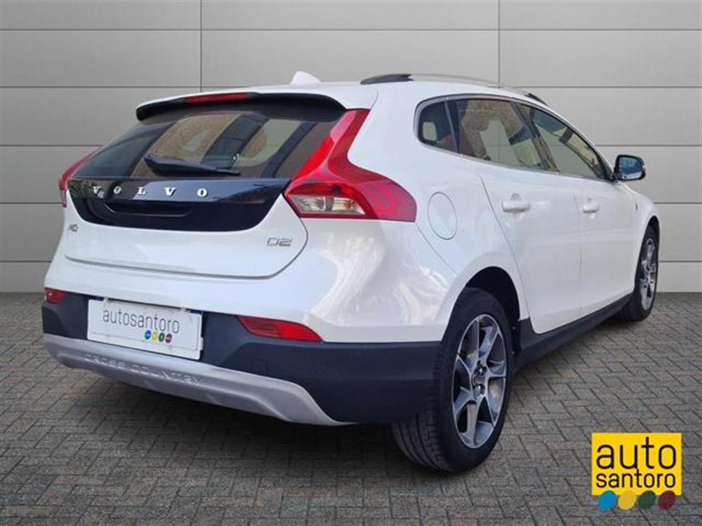 V40 Cross Country V40 Cross Country D2 Kinetic