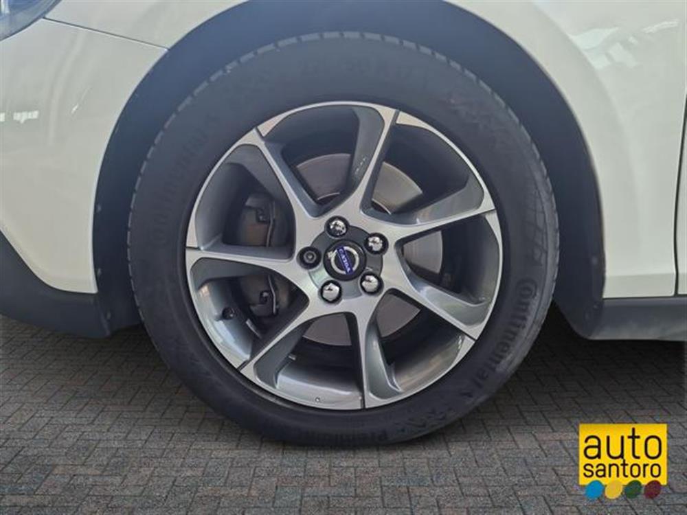 V40 Cross Country V40 Cross Country D2 Kinetic