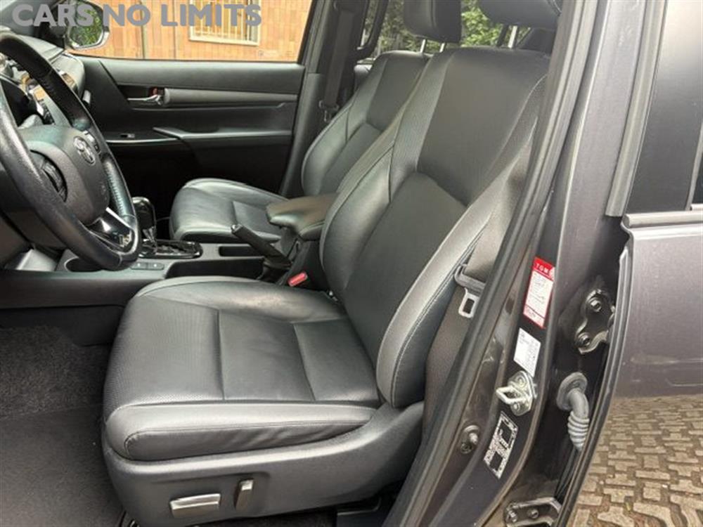 Hilux Hilux 2.4 D-4D A/T 4WD 4 p