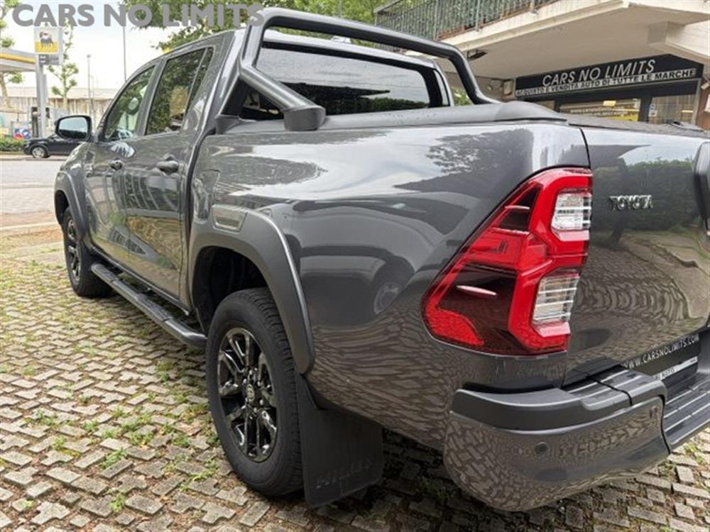Hilux Hilux 2.4 D-4D A/T 4WD 4 p