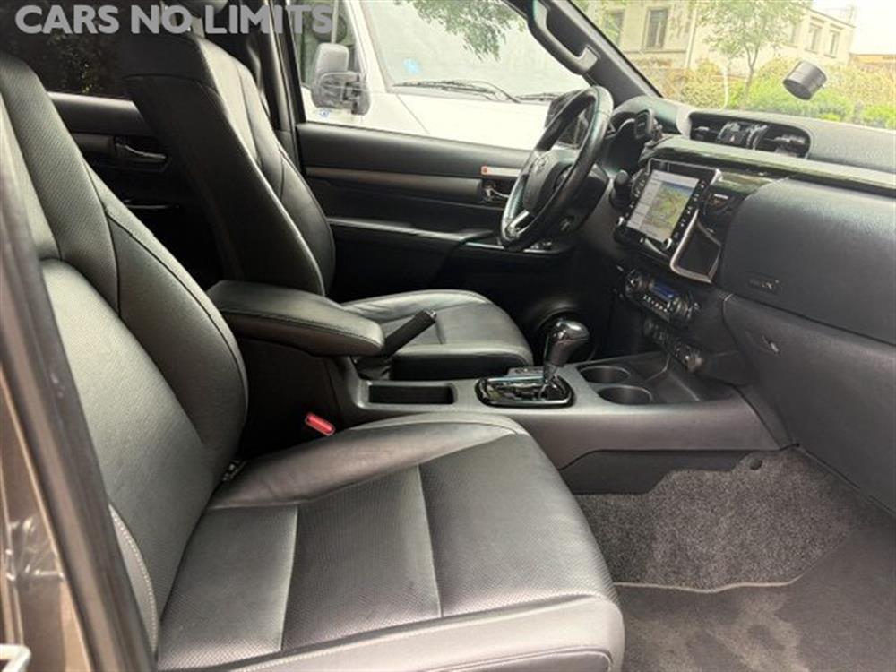 Hilux Hilux 2.4 D-4D A/T 4WD 4 p