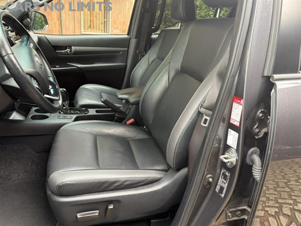Hilux Hilux 2.4 D-4D A/T 4WD 4 p